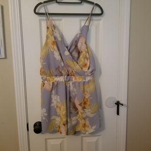 NEW W/O Tags Tropical Print Romper in Grey